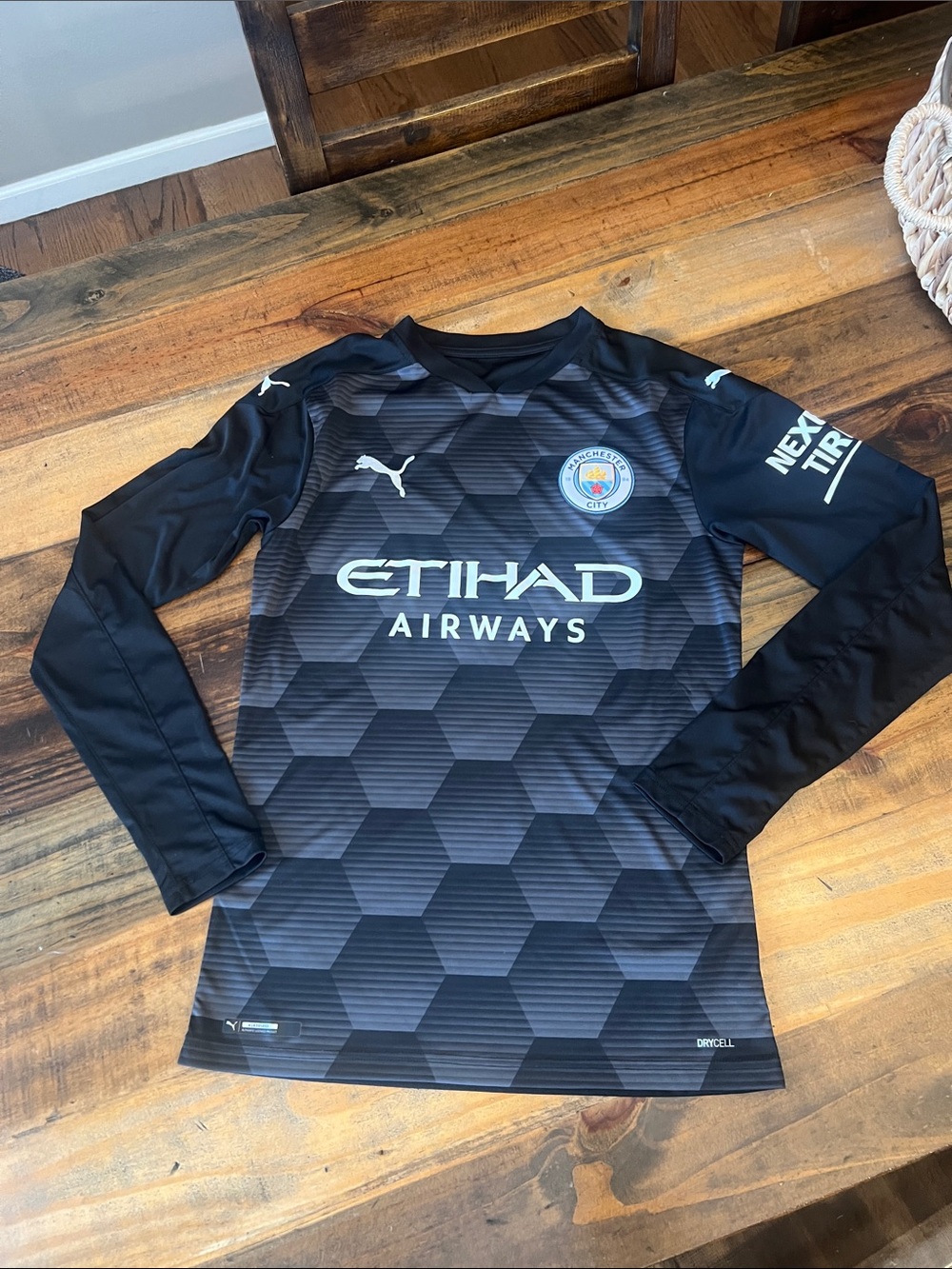 Manchester City jersey goalkeeper long sleeve 2020/21 PUMA